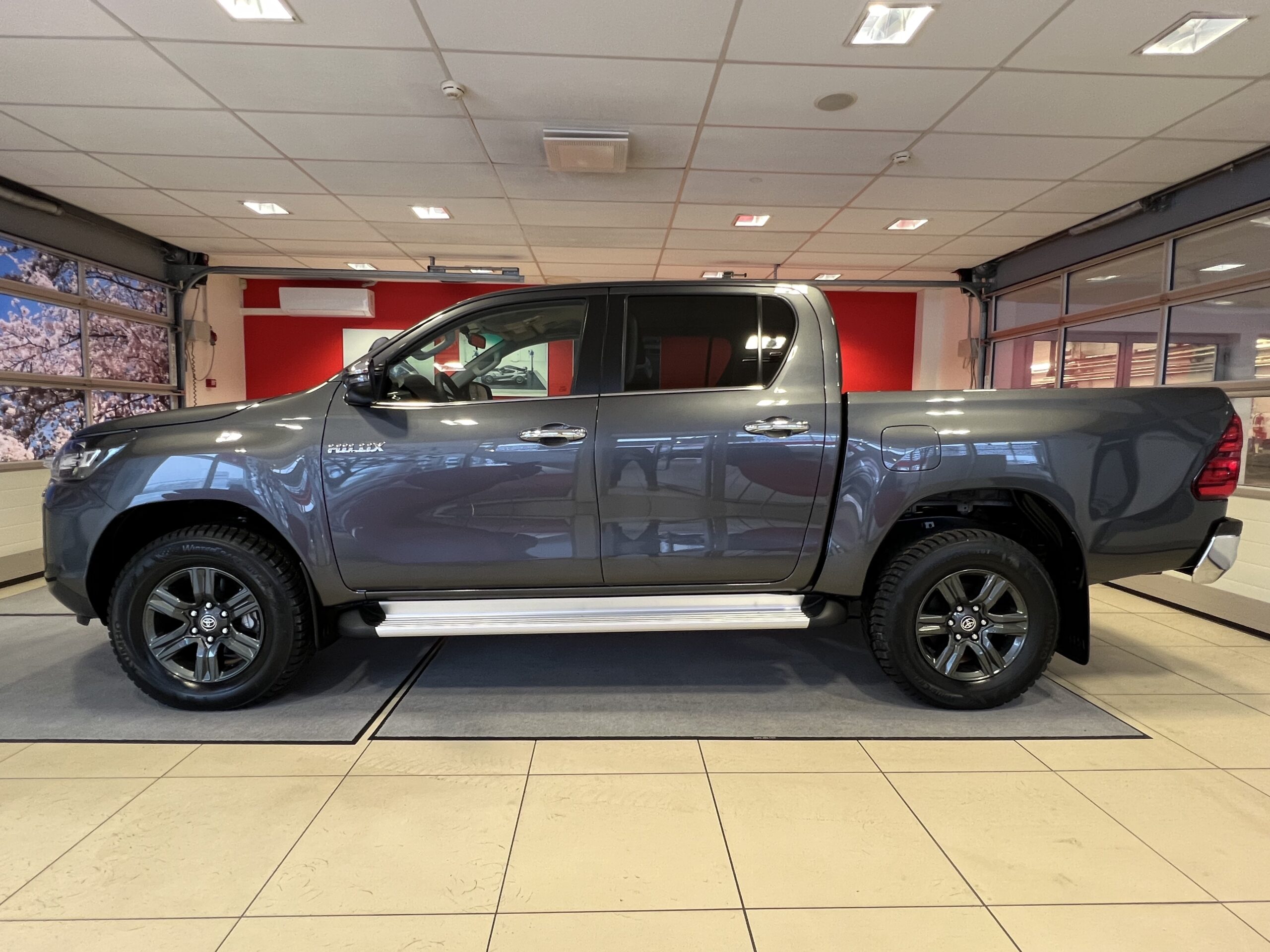 Toyota Hilux Double Cab 2.4 D-4D 4WD – Hertz Lease